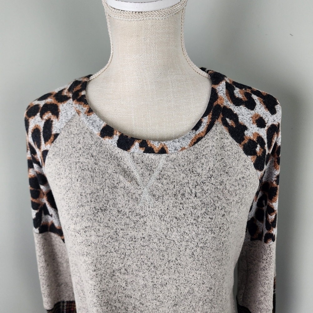 Maurices 24/7 Leopard Plaid Color block Blouson Sleeve Baseball Tee Size Small - Picture 3 of 11